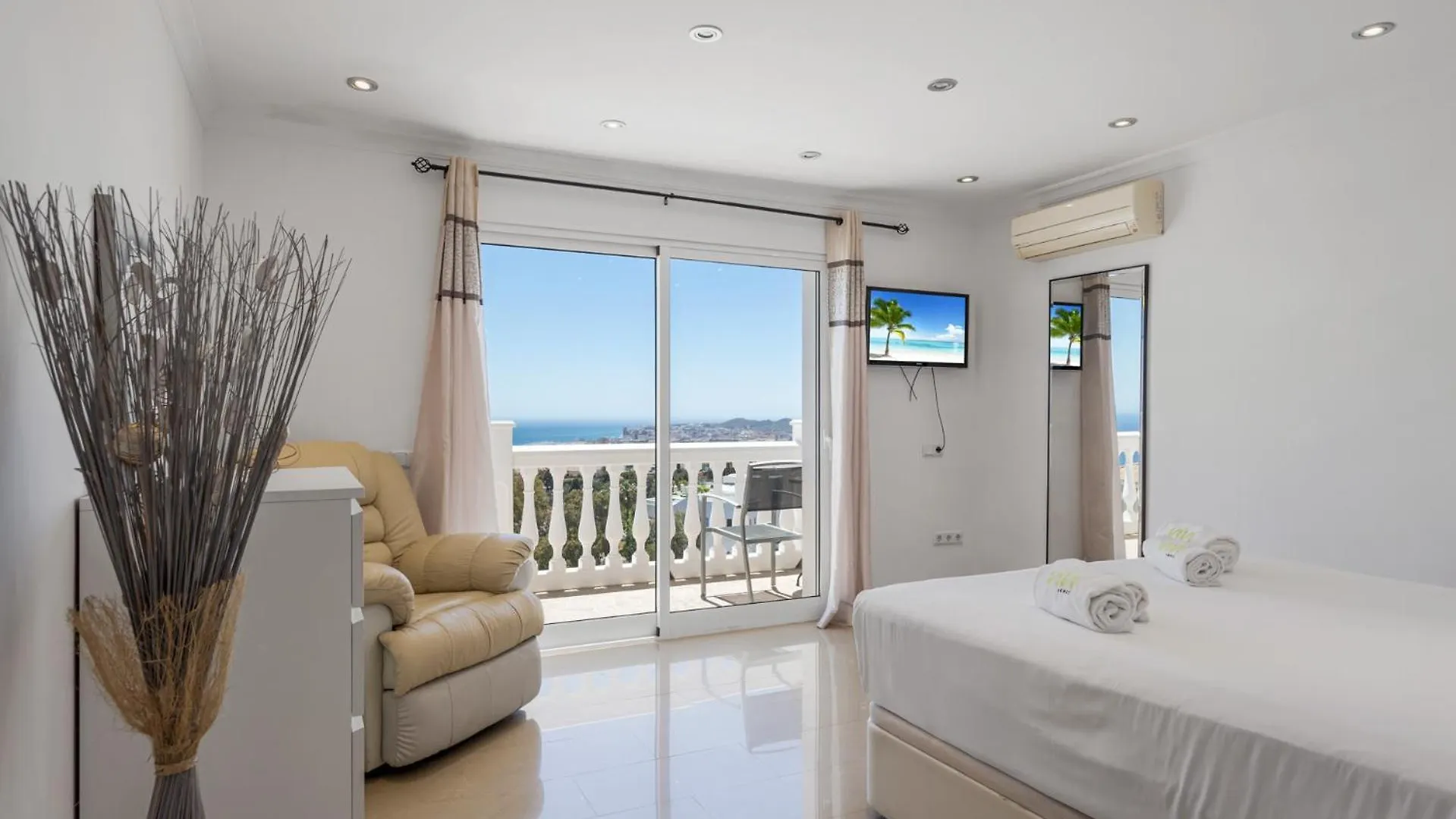 Villa De Haro - Garden, Terrace, Pool & Sea View Fuengirola